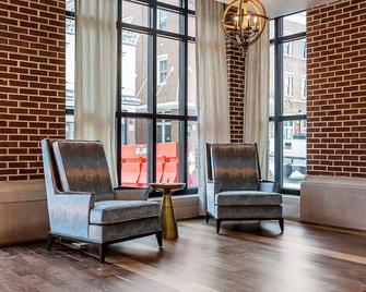 King Street Boutique Resort - Charleston - Living room