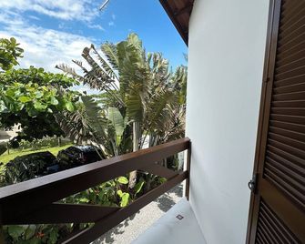 Sea Refuge | House on the Sand. - Itapoá - Balkon