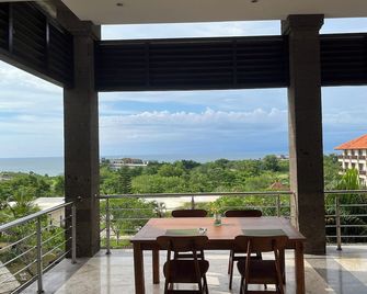 Lorin New Kuta Hotel - South Kuta - Balkon