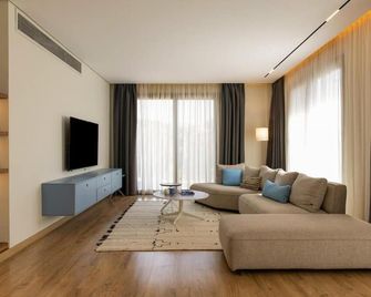 Varenna at Silver Palm Residence - New Cairo - Living room
