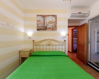 Sea view double room - Corniglia - Slaapkamer