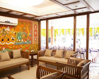 Srivar Hotels - Guruvayoor - Living room
