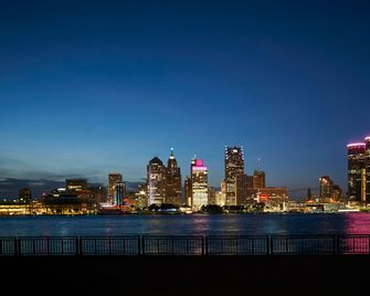 Holiday Inn Express Windsor Waterfront By IHG - Windsor - Bangunan