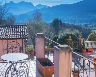 Villa Belvedere - Pieve Fosciana - Balcón