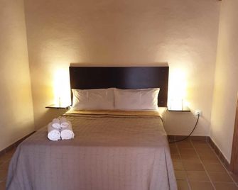 Alojamiento Rural Flamingo - El Rocío - Schlafzimmer