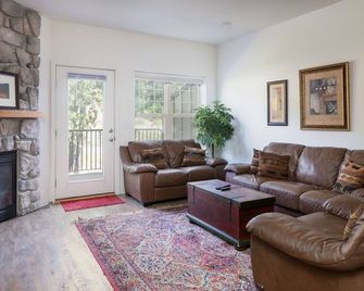 Chalet 140 at the Official Collins Lake Resort - Government Camp - Salon