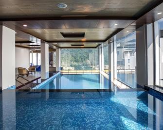Regenta Inn On The Ganges Rishikesh - Rishikesh - Pool