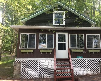 Roots End, Sleeps 12, Close To Attractions, Lake View - Lake Harmony - Building