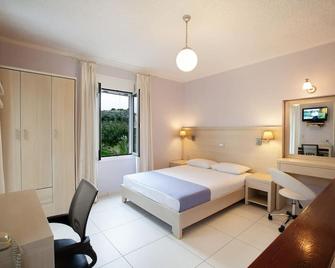 Giorgi's Blue Apartments - Kalathas - Camera da letto