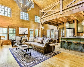 Ivylog Creek Getaway - Str License #00,7980 - Young Harris - Sala de estar