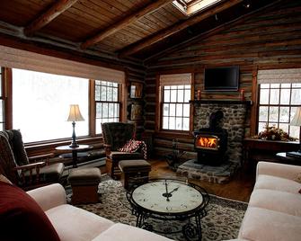 The Chalet of Canandaigua - Canandaigua - Sala de estar