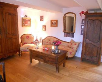 Lamaison du phare honfleur chambres d'hotes et jacuzzi privé - Honfleur - Olohuone