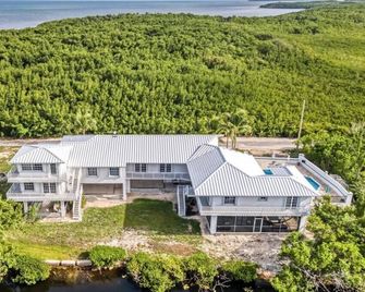 Large Oceanfront Private Oasis perfect for a Wedding, Family or Corporate Event - Key Largo - Building