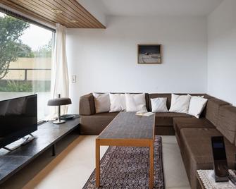 Apartment Terrassenwohnung am Kurpark by Interhome - Lahnstein - Wohnzimmer