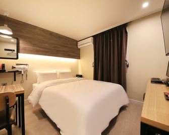 Yang SJ boutique Hotel - Anyang - Bedroom