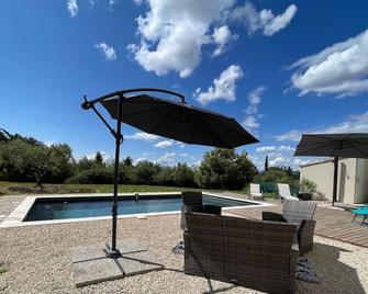 New villa - Saint-Didier - Pool
