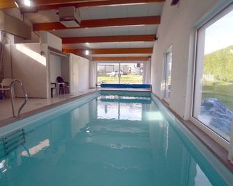 Sunny Cottage with Pool - Spontin - Piscina