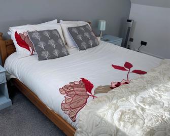 Large Loft flat 1m Chipping Norton. Great base for sightseeing/working locally - Chipping Norton - Bedroom