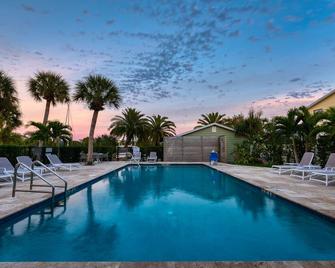 Escape Resort & Marina - Nokomis - Piscine
