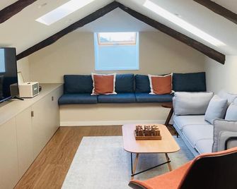 Gallery Hostel - Porto - Wohnzimmer