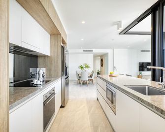 Vue Broadbeach - Official - Broadbeach - Küche