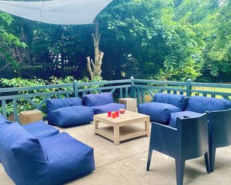 maison week end vacances 1H Paris Ouest - Connelles - Патіо