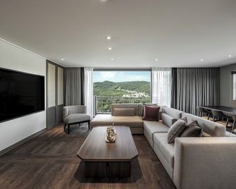 Kensington Resort Gyeongju - Gyeongju - Living room