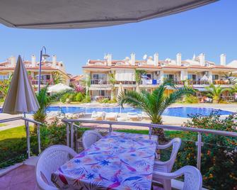 Sunset Beach Villas and Apartments - Fethiye - Balkon