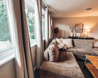 The Matter Park Modern Near Iwu In Mario - Marion - Wohnzimmer