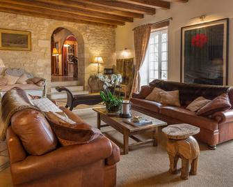 A unique and special retreat, Chez Moge offers luxury stay for up to 8 people - Domme - Wohnzimmer