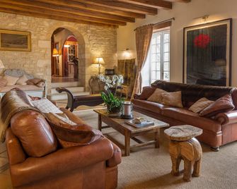 A unique and special retreat, Chez Moge offers luxury stay for up to 8 people - Domme - Wohnzimmer