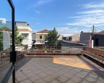 Nusantara Comfort Residence By Reccoma - Jakarta - Balcony