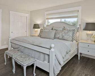 St. Helena with Beautiful Vineyard View near Main Street - Saint Helena - Bedroom