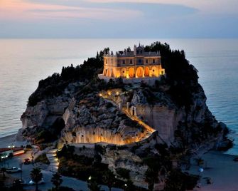 Hotel Villa Antica Tropea - טרופאה