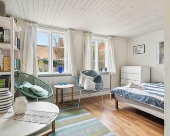 Lovely Holiday Apartment In Rønne - Rønne - Schlafzimmer
