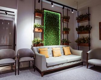 Aiva Hostel - بيشكيك