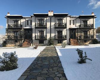 Paroraia - Agkistro - Edificio