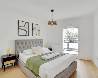 Chic Duplex with Rooftop -3BD/6P- Nogent-sur-Marne - Ножан-сюр-Марн - Спальня