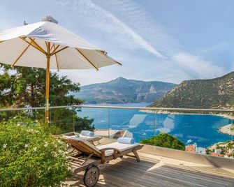 Happy Hotel Kalkan - Kalkan - Balcón