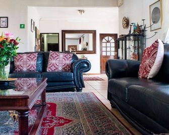 米茲茲桑頓民宿 - 約翰內斯堡 - 客廳