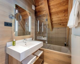 Hotel Schweizerhof Sils Maria, a Faern Collection Hotel - Sils im Engadin/Segl - Koupelna