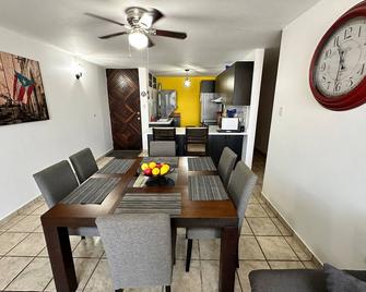 Boqueron Bay Villas 1005 Your Charming 3-Bedroom 2-bath penthouse near Boqueron - Boqueron - Dining room