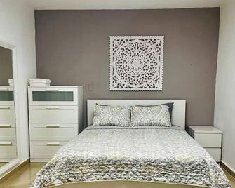 California Apartments - Yabucoa - Ložnice