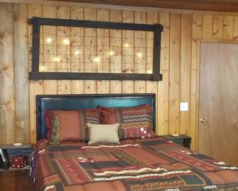 Cabin in the Woods Near Yosemite - Coarsegold - Bedroom
