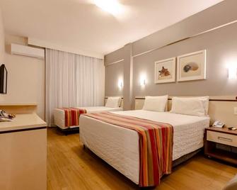 أوتل بيريس - بالنياريو كامبوريو - غرفة نوم