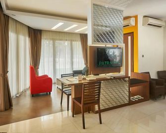 Patra Anyer - Anyar - Comedor