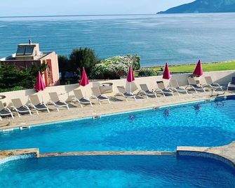 Hotel Bellevue - Saint-Florent - Basen
