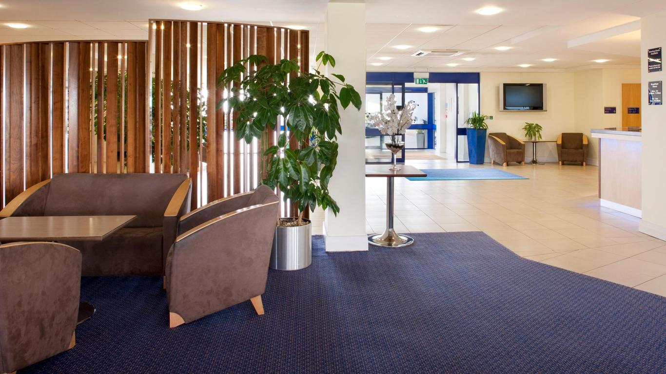 Holiday Inn Express Cardiff Airport By IHG