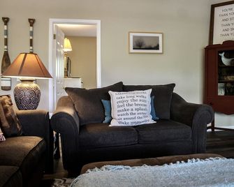 Lake Lanier Getaway in North Georgia Mtns - Making Memories With You Since 2015 - Dawsonville - Huiskamer