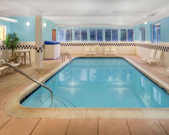 Baymont by Wyndham Huber Heights Dayton - Huber Heights - Pool